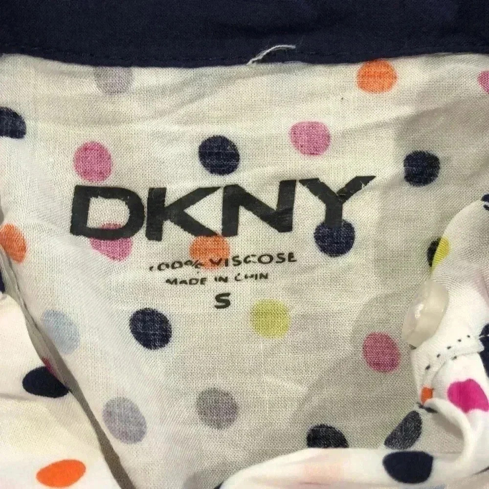 DKNY button down shirt sleeve polka dot shirt. - Picture 6 of 7
